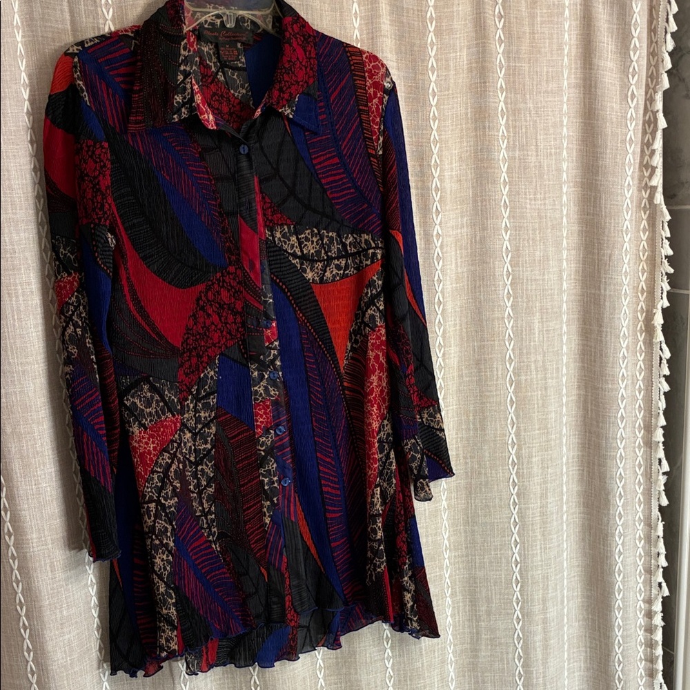 Elegant Women's Button Down Shirt in Red and Blue